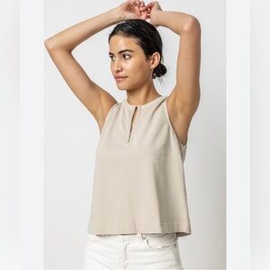 Lilla P Hook & Eye Sleeveless Women's Top in Pebble‎ size Medium